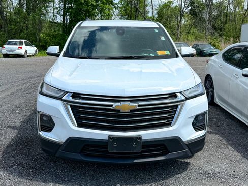 Used 2023 Chevrolet Traverse LT AWD/4WD image 2