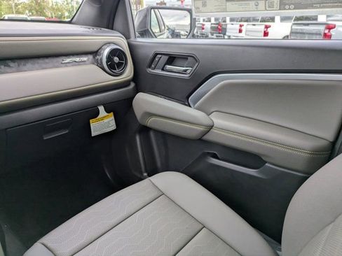 New 2025 Chevrolet Colorado ZR2 w/ Midnight Edition image 20
