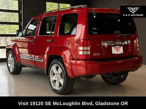 Used 2012 Jeep Liberty Limited Jet w/ Comfort/Convenience Group AWD/4WD image 4