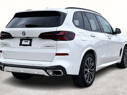 Used 2025 BMW X5 xDrive50e w/ M Sport Package image 13