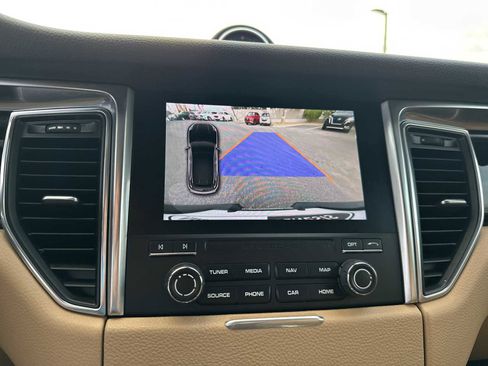 Used 2018 Porsche Macan S image 18