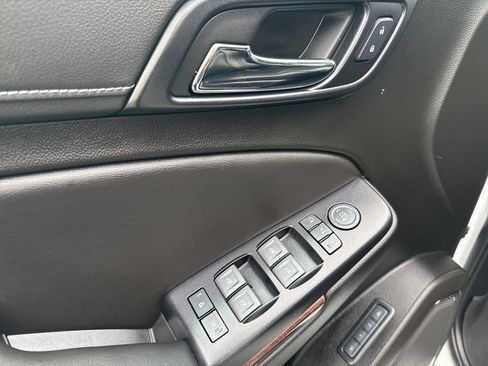 Used 2020 GMC Yukon XL SLT image 19