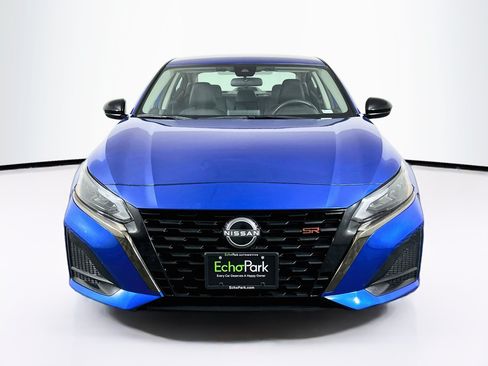Used 2025 Nissan Altima 2.5 SR FWD image 2