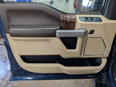 Used 2018 Ford F150 Lariat w/ Equipment Group 502A Luxury image 15