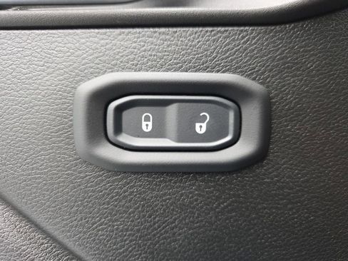 Used 2022 Jeep Wrangler Sport AWD/4WD image 22