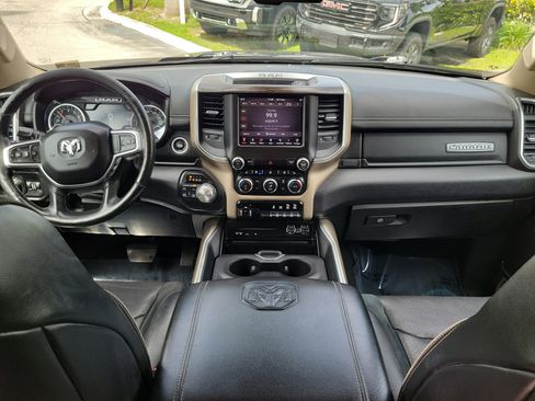 Used 2019 RAM 1500 Laramie AWD/4WD image 16