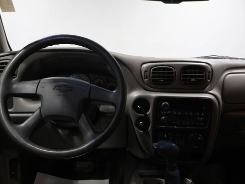 Used 2004 Chevrolet TrailBlazer LS w/ LS Preferred Equipment Group image 3
