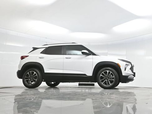 New 2025 Chevrolet TrailBlazer LT w/ Convenience Package FWD image 67