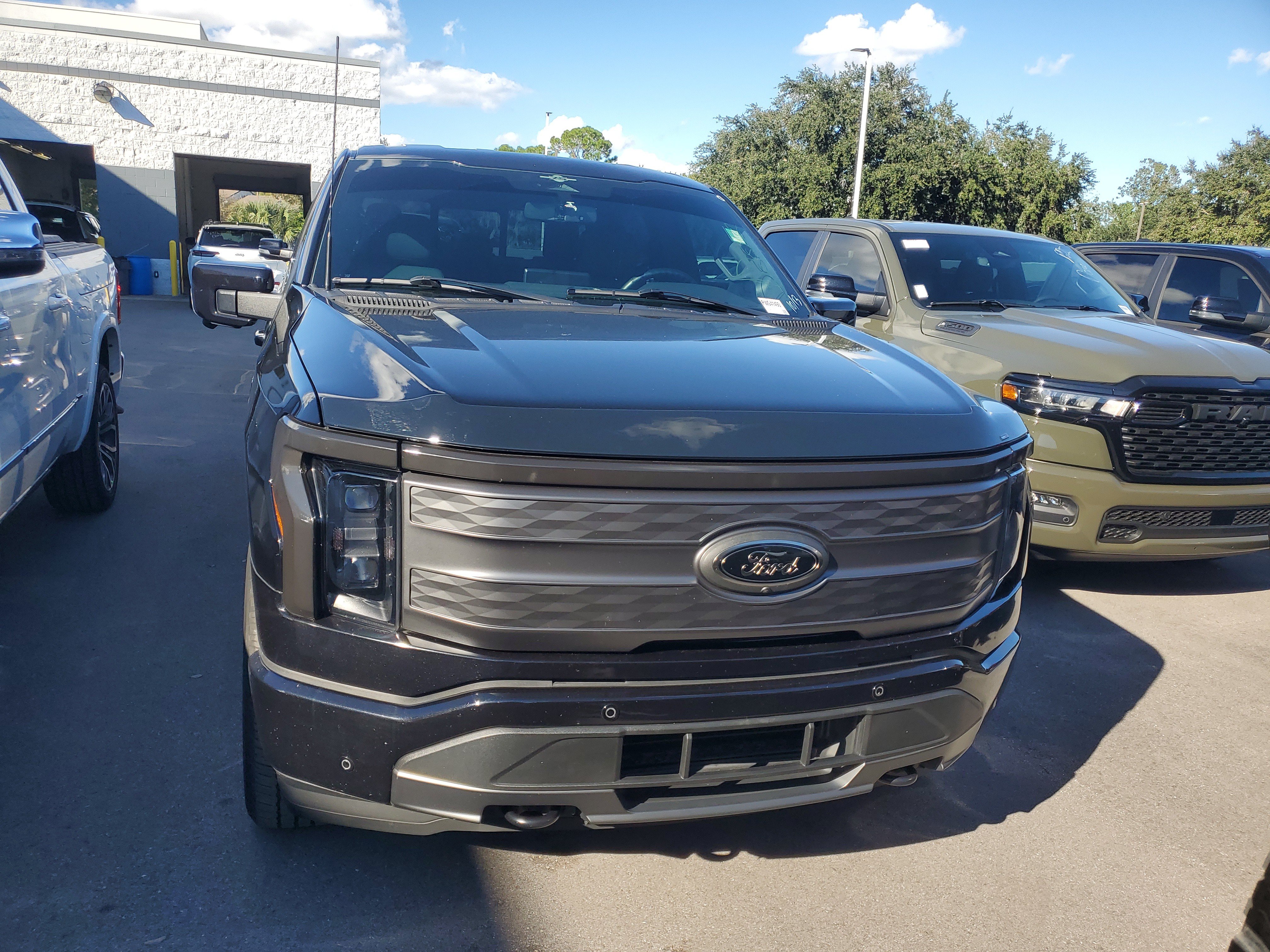 Used 2023 Ford F150 Lightning Lariat AWD/4WD image 3