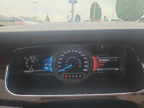 Used 2019 Ford Taurus Limited AWD/4WD image 12