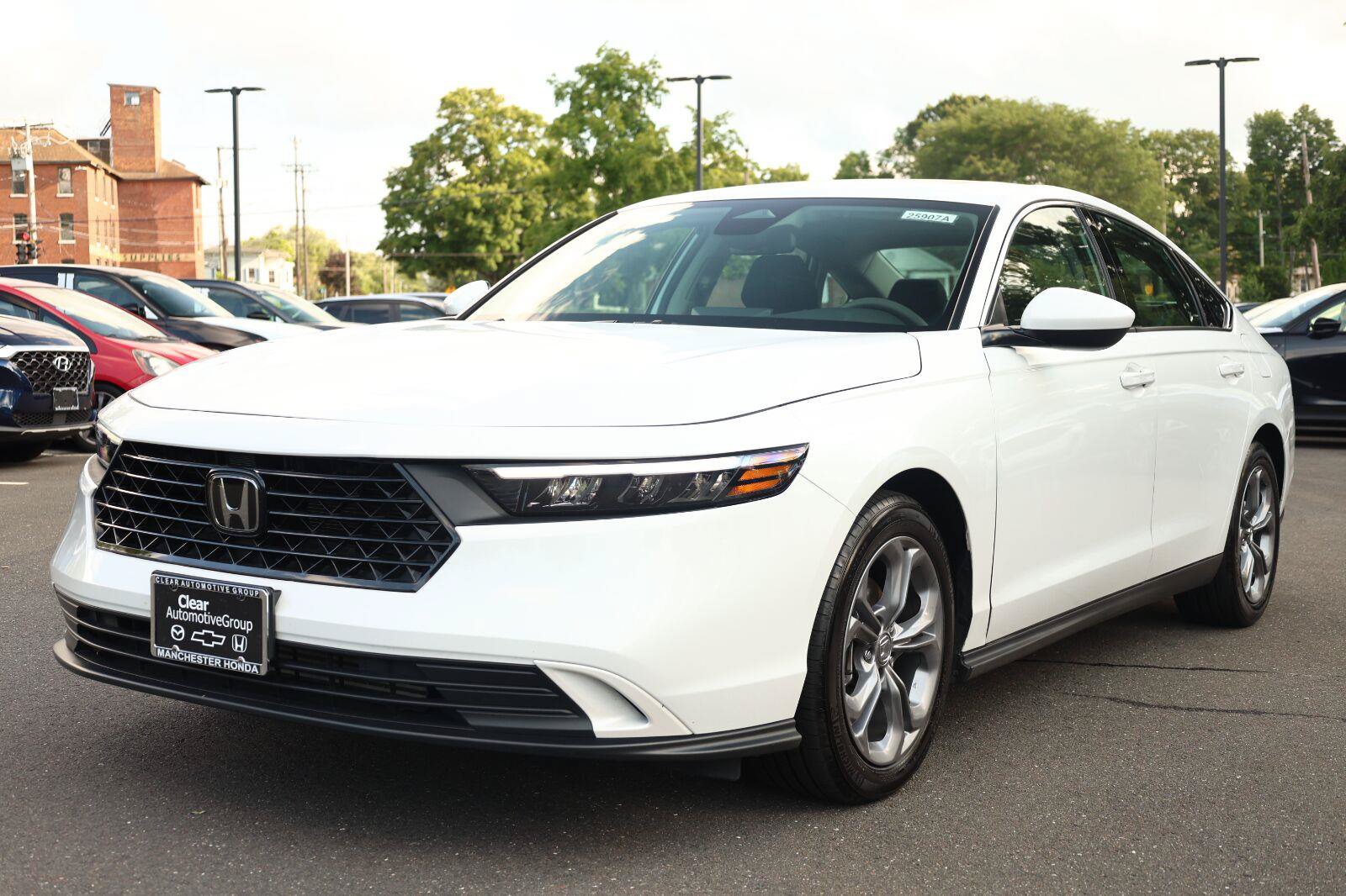 Used 2024 Honda Accord EX image 3
