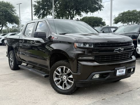 Used 2019 Chevrolet Silverado 1500 RST AWD/4WD image 2