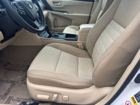 Used 2016 Toyota Camry LE FWD image 5