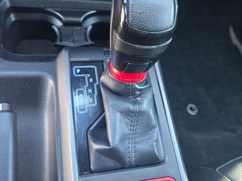 Used 2019 Toyota Tacoma TRD Off-Road image 18