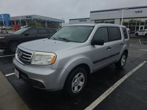Used 2015 Honda Pilot LX image 2