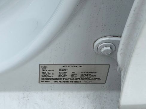 Used 2022 Tesla Model Y Long Range AWD/4WD image 12