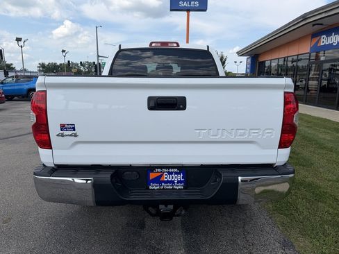 Used 2017 Toyota Tundra SR5 w/ SR5 Upgrade Package AWD/4WD image 4