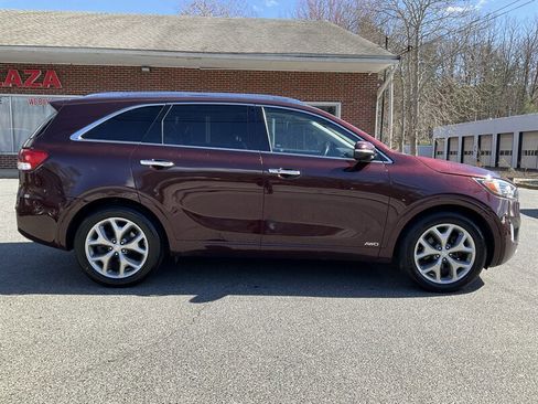Used 2017 Kia Sorento SX image 4