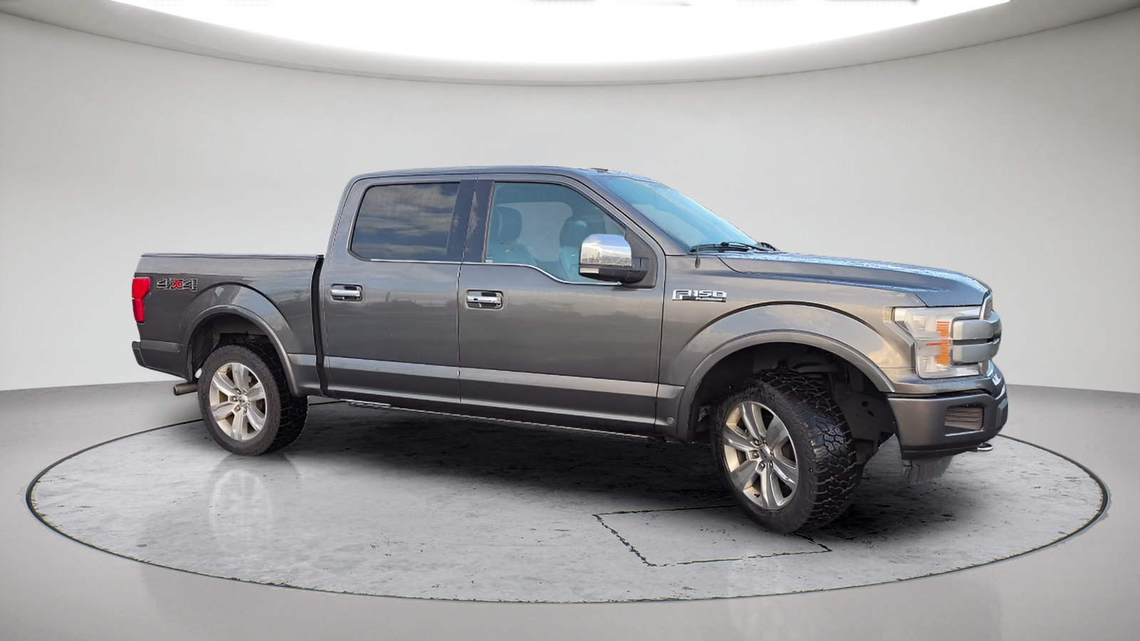 Used 2018 Ford F150 Platinum w/ Equipment Group 701A Luxury AWD/4WD image 4