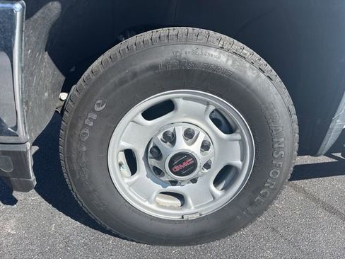 Used 2022 GMC Sierra 2500 Pro w/ Convenience Package image 10