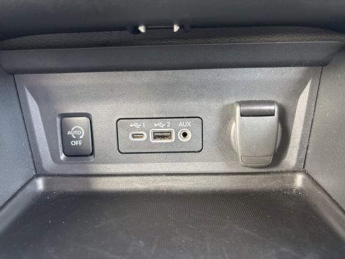 Used 2025 Nissan Sentra SV image 15