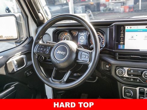 Used 2025 Jeep Wrangler Unlimited Sport AWD/4WD image 16