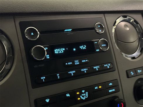 Used 2015 Ford F250 XLT w/ XLT Premium Package image 13