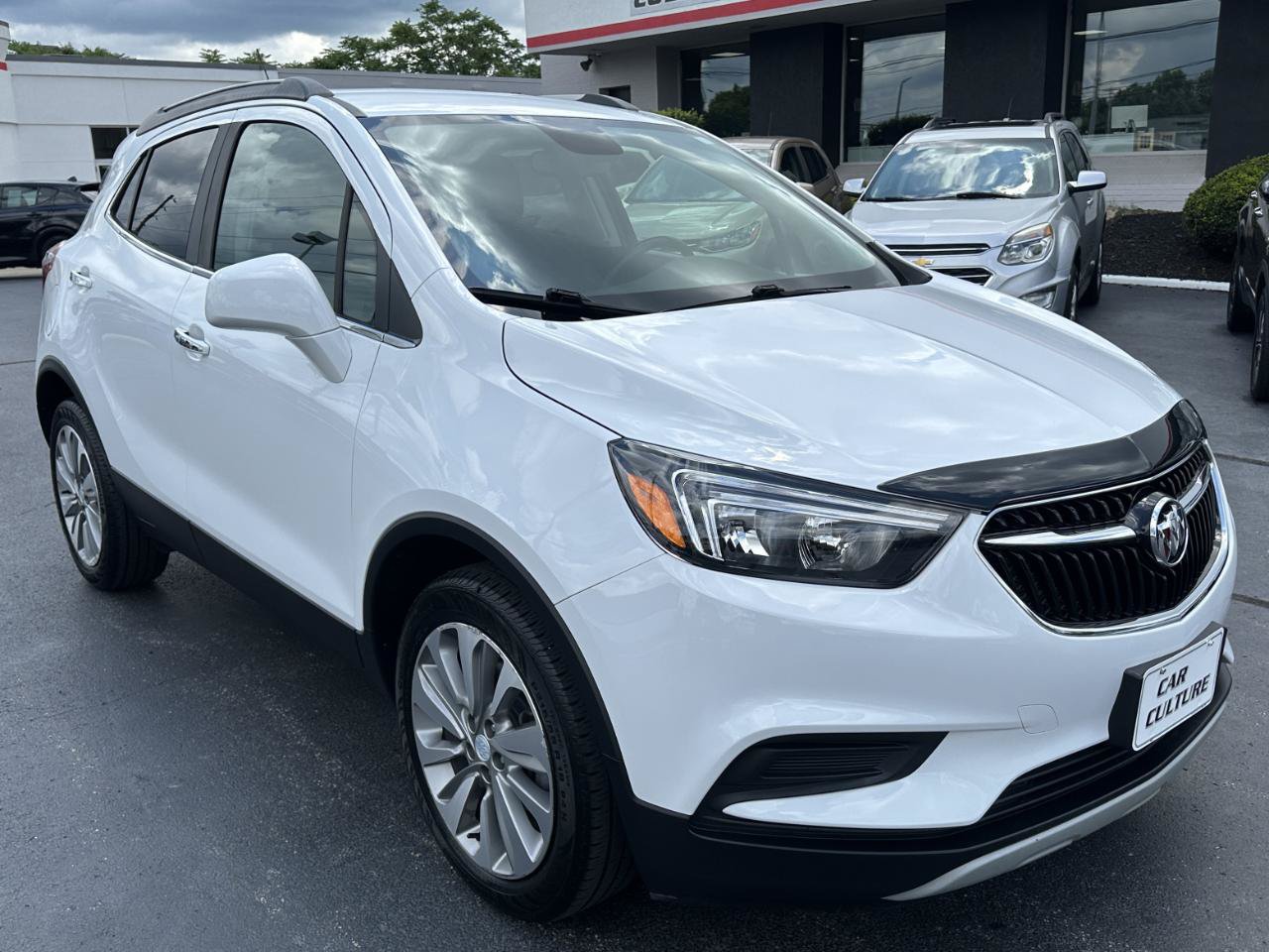 Used 2020 Buick Encore Preferred w/ Safety Package FWD image 2