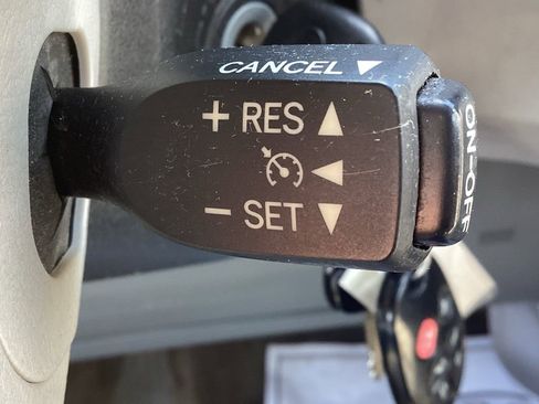 Used 2014 Toyota Sienna XLE image 31