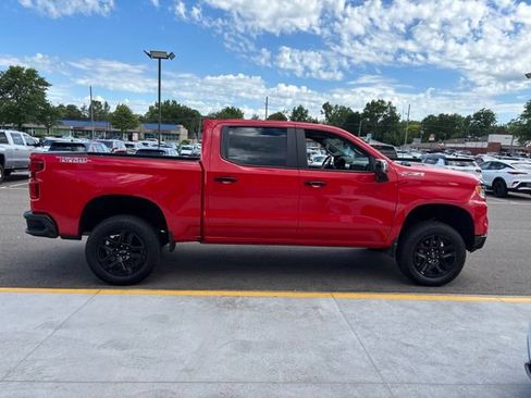 Used 2024 Chevrolet Silverado 1500 LT Trail Boss w/ LT Trail Boss Premium Package AWD/4WD image 5