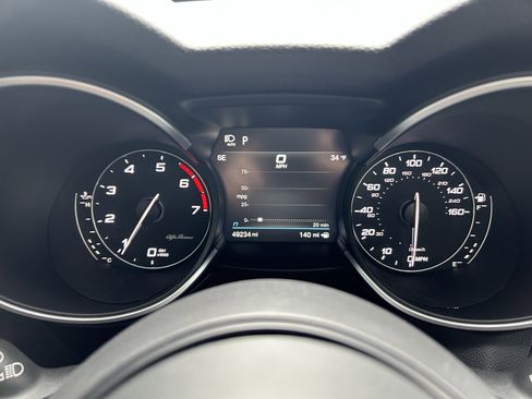 Used 2022 Alfa Romeo Stelvio Ti image 11