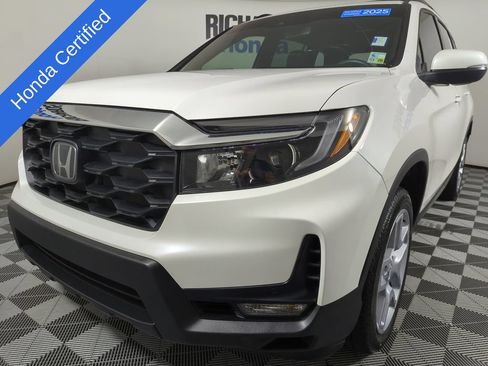 Certified 2025 Honda Passport EX-L image 1