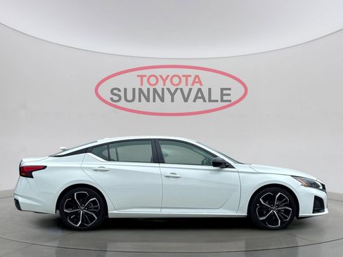 Used 2023 Nissan Altima 2.5 SR image 9