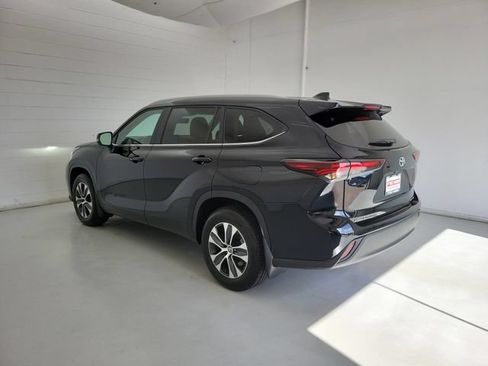 Used 2026 Toyota Highlander XLE AWD/4WD image 7
