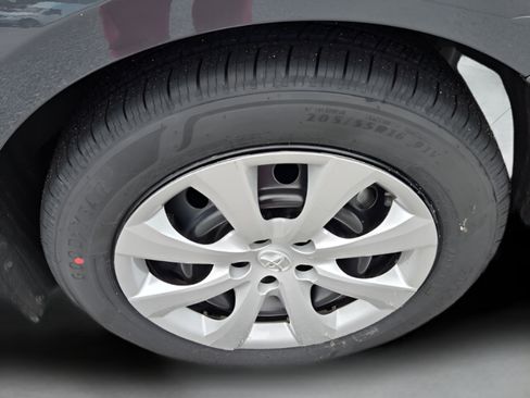 Used 2024 Toyota Corolla LE FWD image 31