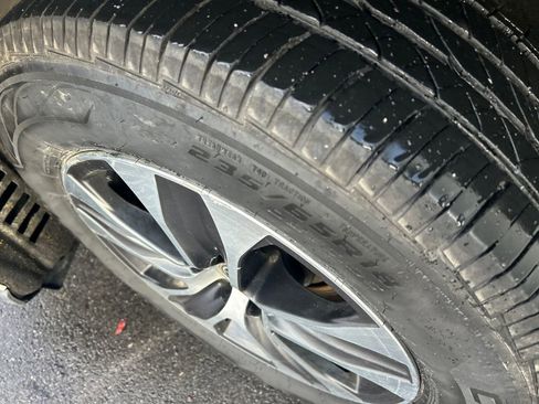 Used 2020 Toyota Highlander XLE image 53