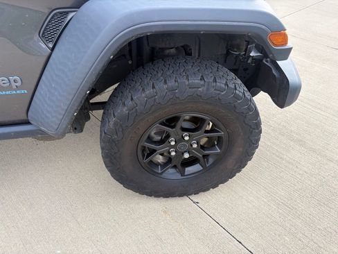 Used 2024 Jeep Wrangler Unlimited AWD/4WD image 25