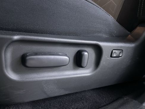 Used 2023 Toyota Tacoma TRD Off-Road AWD/4WD image 5