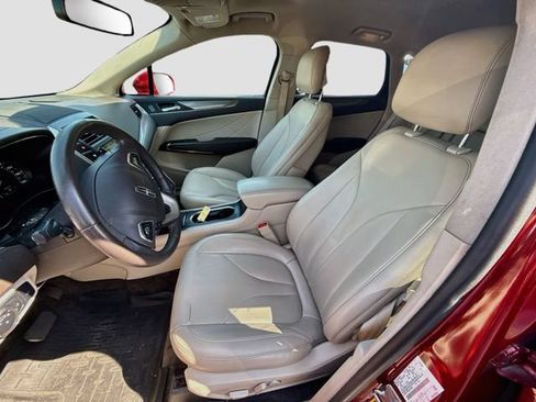 Used 2018 Lincoln MKC Premiere AWD/4WD image 27