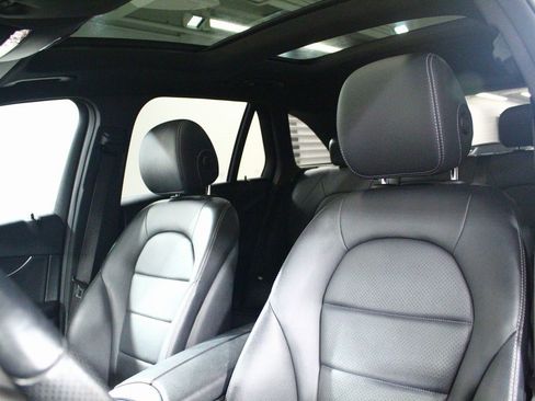 Used 2018 Mercedes-Benz GLC 300 4MATIC image 17