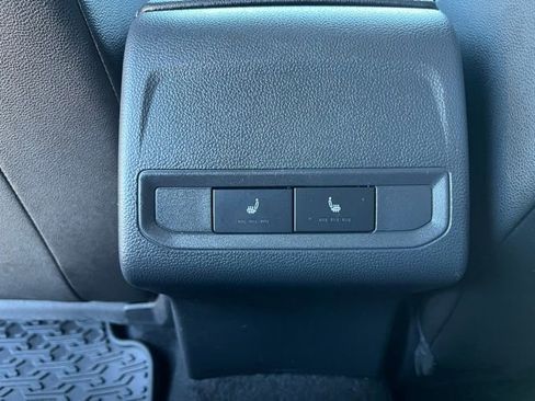 Certified 2025 Volkswagen Jetta SEL image 13