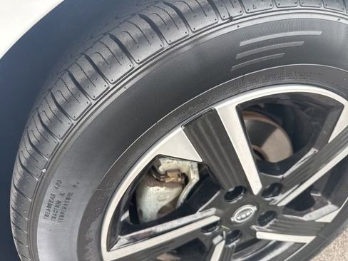 Used 2025 Nissan Sentra SV image 9