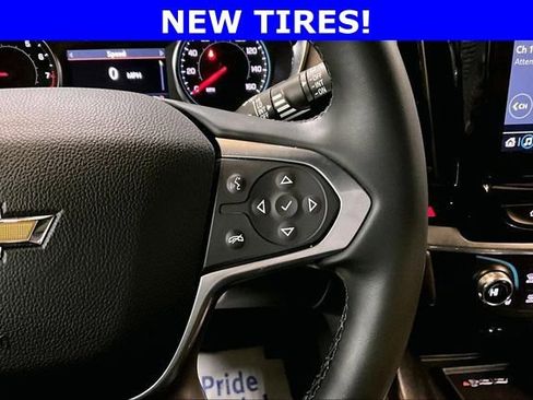Used 2023 Chevrolet Traverse LT FWD image 12
