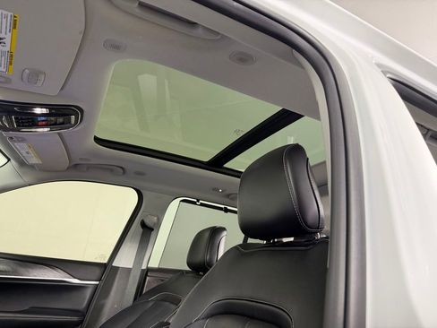 Used 2022 Jeep Grand Cherokee Limited 4xe w/ Luxury Tech Group II image 22