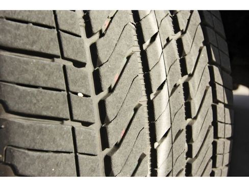 Used 2021 GMC Yukon Denali w/ Denali Premium Package image 32