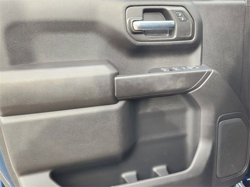Used 2023 Chevrolet Silverado 1500 Custom image 22