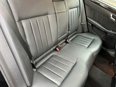 Used 2014 Mercedes-Benz E 550 4MATIC Sedan image 21