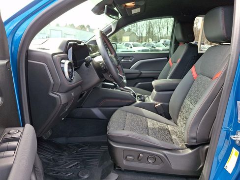 Used 2023 Chevrolet Colorado Z71 w/ Z71 Convenience Package 2 AWD/4WD image 14