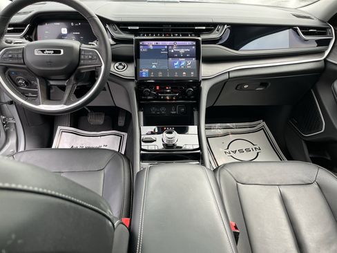 Used 2022 Jeep Grand Cherokee Limited 4xe image 19