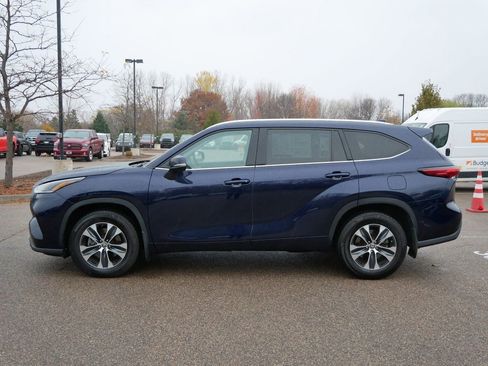 Used 2021 Toyota Highlander XLE image 18